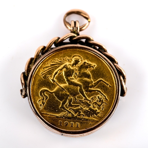 626 - A 1911 half sovereign gold coin, in 9ct rose gold fob with bloodstone panel, fob height 26.1mm, 8.7g... 