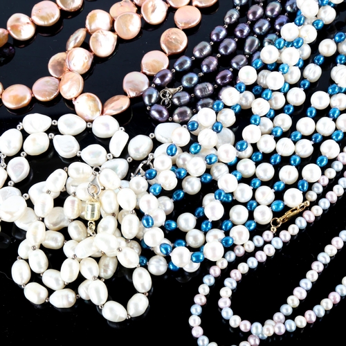 693 - A quantity of freshwater pearl necklaces