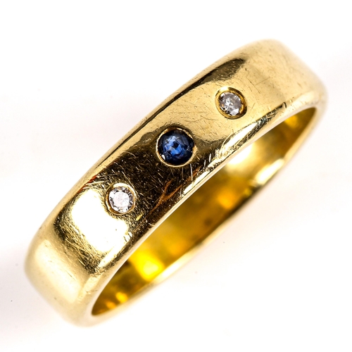 734 - A late 20th century 18ct gold 3-stone sapphire and diamond wedding band ring, set with round-cut sto... 