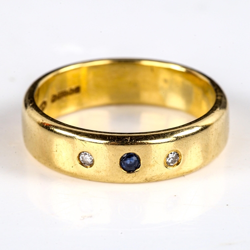 734 - A late 20th century 18ct gold 3-stone sapphire and diamond wedding band ring, set with round-cut sto... 