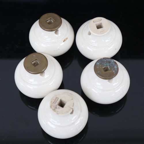 118 - 5 ceramic doorknobs, diameter 6.5cm (5)