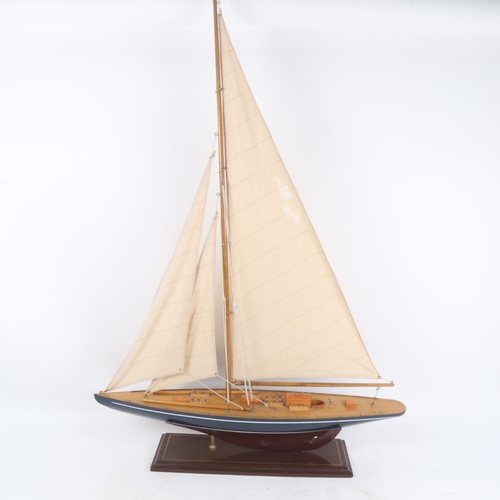 63 - A modern kit-built model pond yacht, hull length 61cm, overall height 86cm