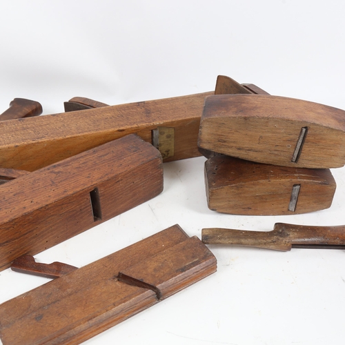 65 - Various Vintage woodworking smoothing planes (boxful)