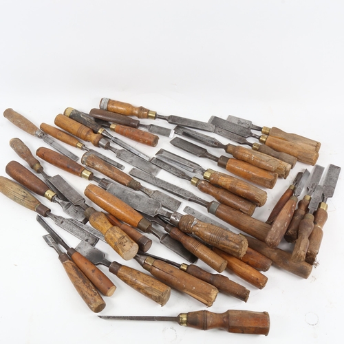 66 - A quantity of various Antique carpenter's woodworking tools, including chisels (boxful)