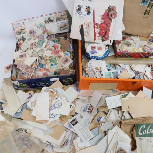 91 - A quantity of Vintage loose postage stamps, albums etc (boxful)