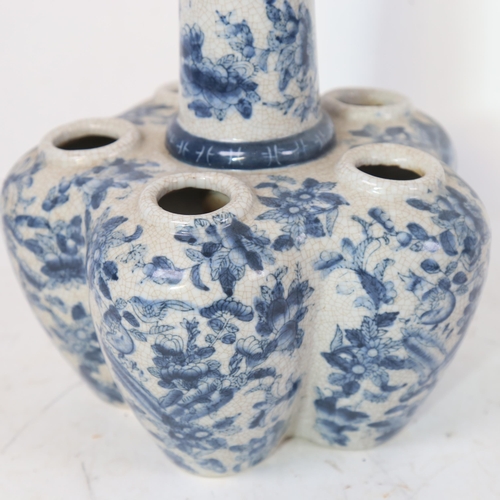 188 - A Chinese blue and white transfer decorated tulip vase, height 28cm