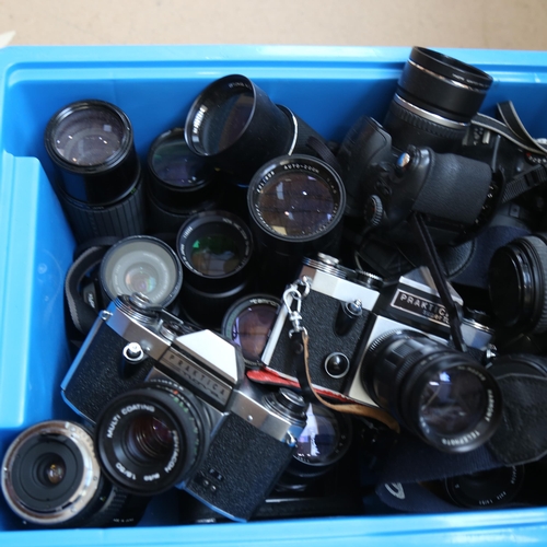 211 - Various Vintage 35mm single lens reflex and film cameras, including Praktica, Cannon, lenses etc (bo... 