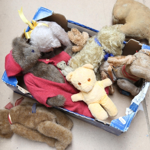 596 - Various teddy bears and soft toy dogs