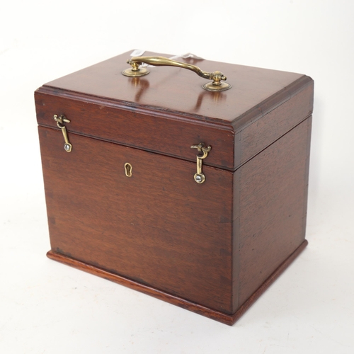 636 - A Georgian mahogany decanter box, with handle, width 21.5cm