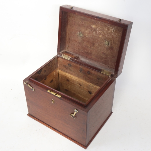 636 - A Georgian mahogany decanter box, with handle, width 21.5cm