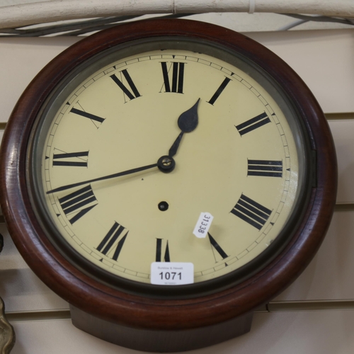 1071 - A mahogany-cased 30-hour dial wall clock, diameter 32cm