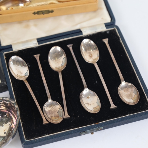 1225 - A cased set of 6 Mappin & Webb silver coffee spoons, Sheffield 1946, 2 cased sets of Continental pla... 