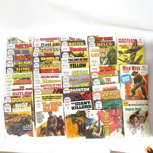 844 - A quantity of Vintage Battle Picture Library and Commando War Story comic books