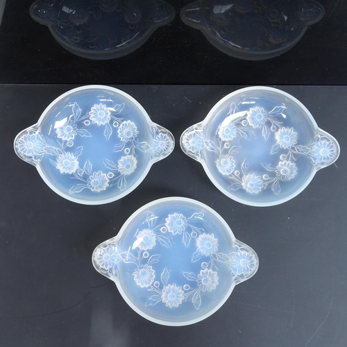 962 - A French Etling moulded opalescent glass 9-piece fruit set, with floral decoration, serving dish, 22... 