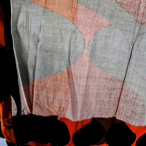 1607 - GILTEX of London, 1970s Op Art fabric curtain panel, marked on selvedge