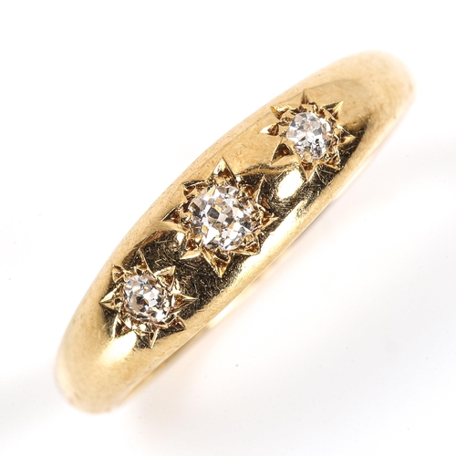 123 - A Victorian 18ct gold 3-stone diamond gypsy ring, set with old-cut diamonds, total diamond content a... 