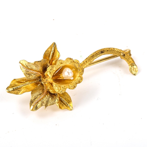 146 - A late 20th century Continental 18ct gold baroque pearl floral brooch, brooch length 44.6mm, 5.3g