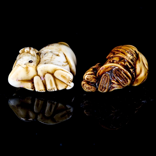 1024 - 2 Japanese ivory netsuke depicting sages with children, Meiji Period, height 4.5cm (2)