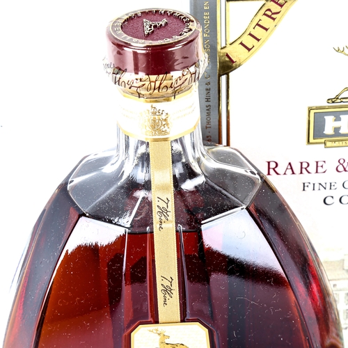 1058 - A bottle of Hine Rare & Delicate Fine Champagne Cognac, 100cl, 40%