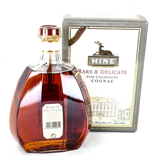 1058 - A bottle of Hine Rare & Delicate Fine Champagne Cognac, 100cl, 40%