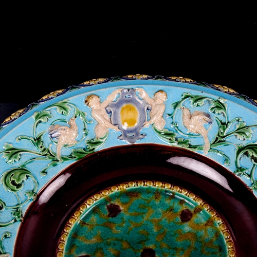 1081 - Minton Majolica platter, with relief moulded Classical border, diameter 26cm