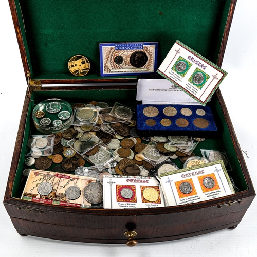 1099 - A quantity of mixed coins, including some replicas