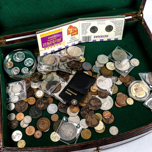 1099 - A quantity of mixed coins, including some replicas