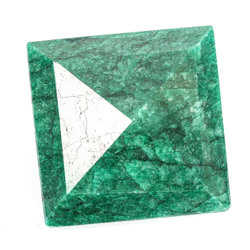 350 - 142ct unmounted square step-cut emerald, dimensions: 39mm x 39mm x 11mm, 28.7g, with GLI Gemstone Re... 