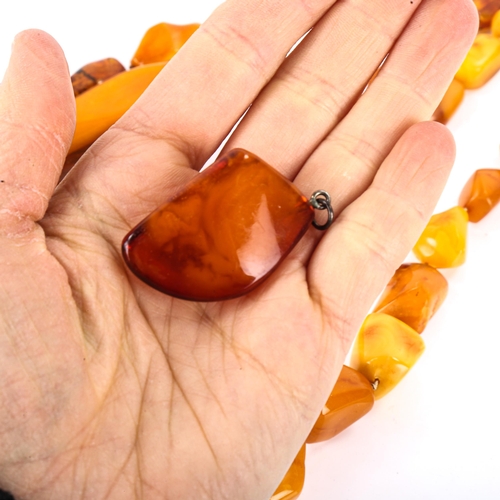 454 - Various Baltic amber jewellery, including butterscotch necklace, specimen necklace etc, 147.1g total... 