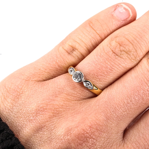 478 - An 18ct gold 3-stone diamond ring, set with modern round brilliant-cut diamonds, total diamond conte... 