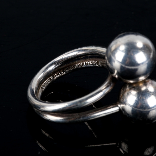 532 - BENT KNUDSEN - a Vintage Danish modernist sterling silver double ball ring, setting height 23.9mm, s... 