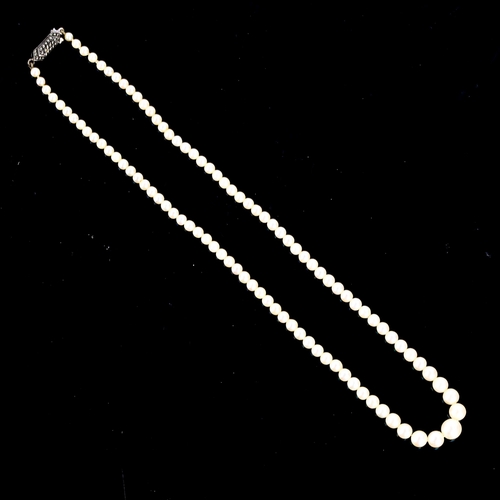 538 - A single-row graduated cultured pearl necklace, with silver marcasite clasp, necklace length 40cm, 1... 