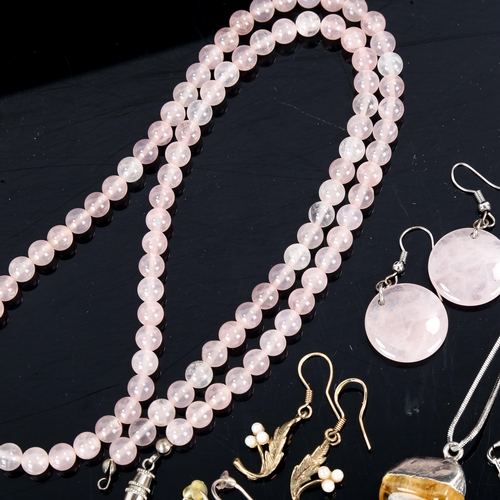 560 - Various jewellery, including unmarked yellow metal pearl earrings, rose quartz bead necklace and ear... 