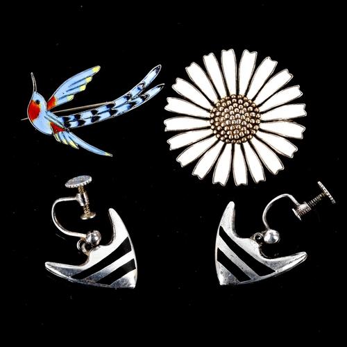 567 - Various Danish silver and enamel jewellery, including Anton Michelsen daisy brooch, A Dragsted bird ... 