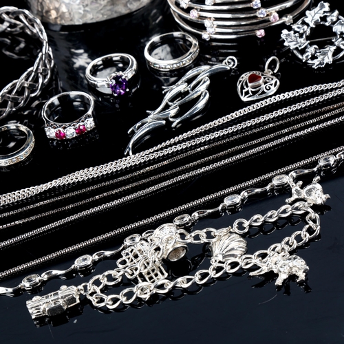 579 - Various modern silver jewellery, including cuff bangles, brooch, ring, pendants etc, 162g gross