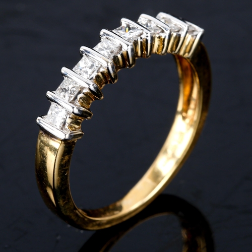 592 - A modern 18ct gold 8-stone diamond ring, set with Princess-cut diamonds, total diamond content appro... 