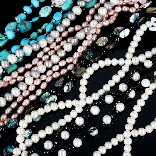 606 - Various pearl and bead necklaces