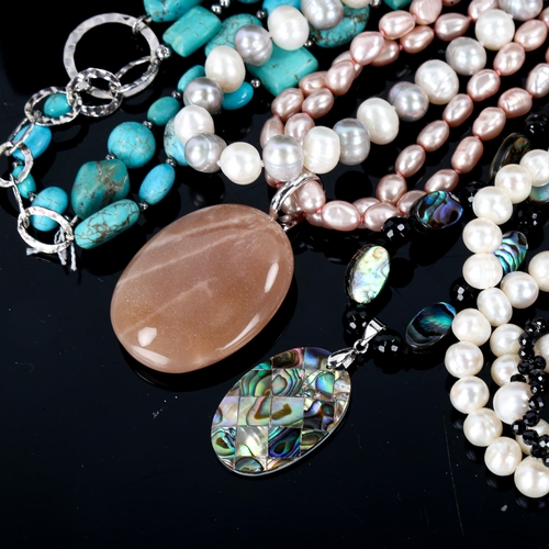 606 - Various pearl and bead necklaces