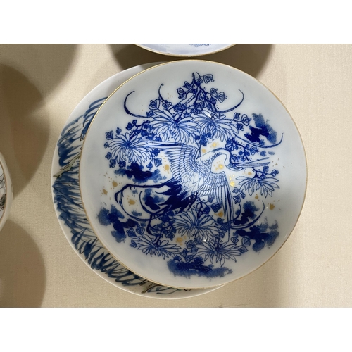 1166 - A group of Oriental porcelain bowls