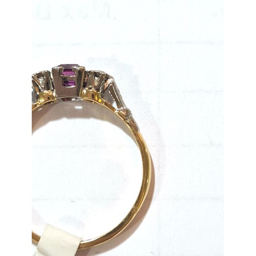 198 - An 18ct gold 3-stone ruby and diamond ring, set with square-cut ruby and round brilliant-cut diamond... 