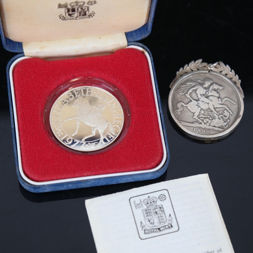 170 - A Queen Victorian 1890 crown in silver pendant mount, and Royal Mint Silver Jubilee crown (2)