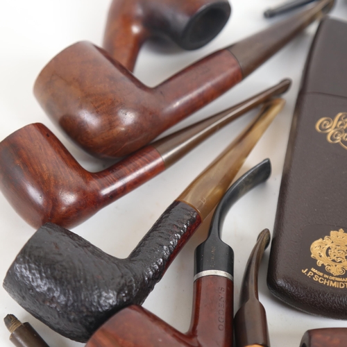 330 - A group of Vintage smoking pipes (boxful)