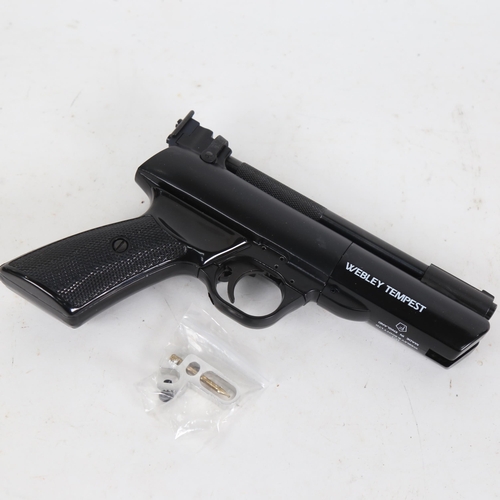 568 - A Webley Tempest air pistol