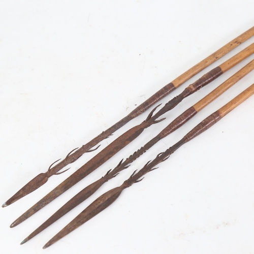 572 - A group of 4 Indian arrows, 23cm approx