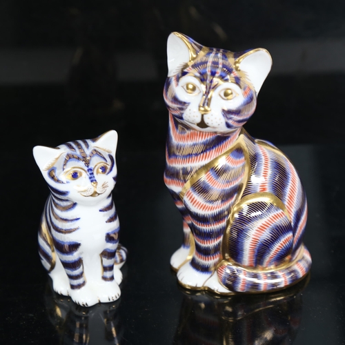 710 - Royal Crown Derby seated cat, no button, and Crown Derby kitten with gold button, largest height 13c... 