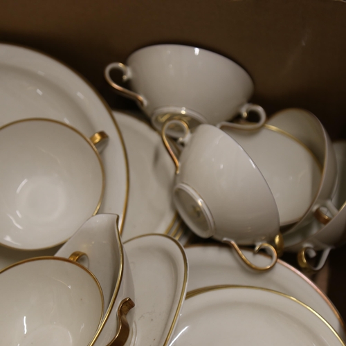 867 - A large quantity of various ceramics (2 boxes)