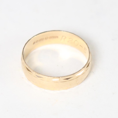 1247 - A 9ct gold wedding band, 2.4g