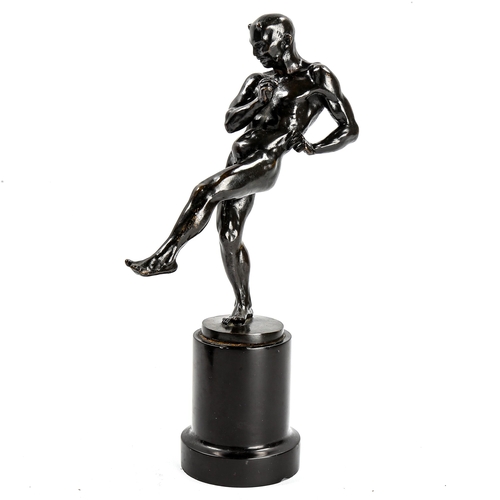 1007 - Hugo Pelargus (1861 - 1931), a patinated bronze sculpture, dancing satyr, signed, on black marble pl... 