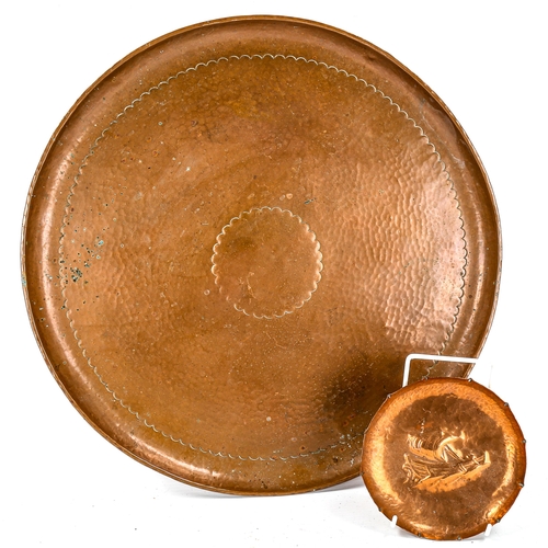 1059 - ***WITHDRAWN*** A group of Arts and Crafts metalware, comprising Newlyn hammered copper tray, diamet... 