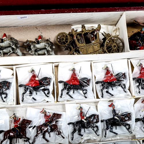 1079 - Rare Britains large scale pre-War Coronation set, in original box on 2 layers, including 3 Yeoman, 1... 